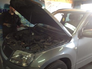 Установка лобового стекла Suzuki Grand Vitara 2005-